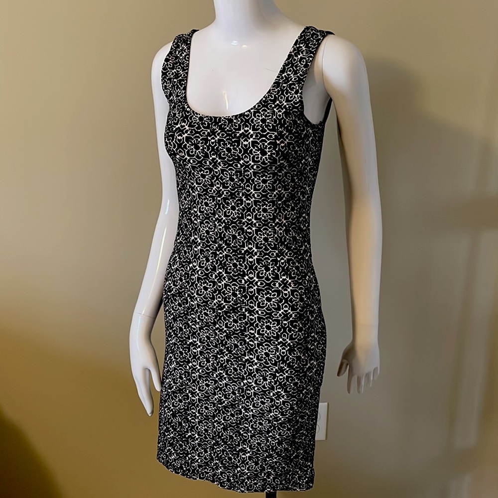 Printed Midi bodycon dress.